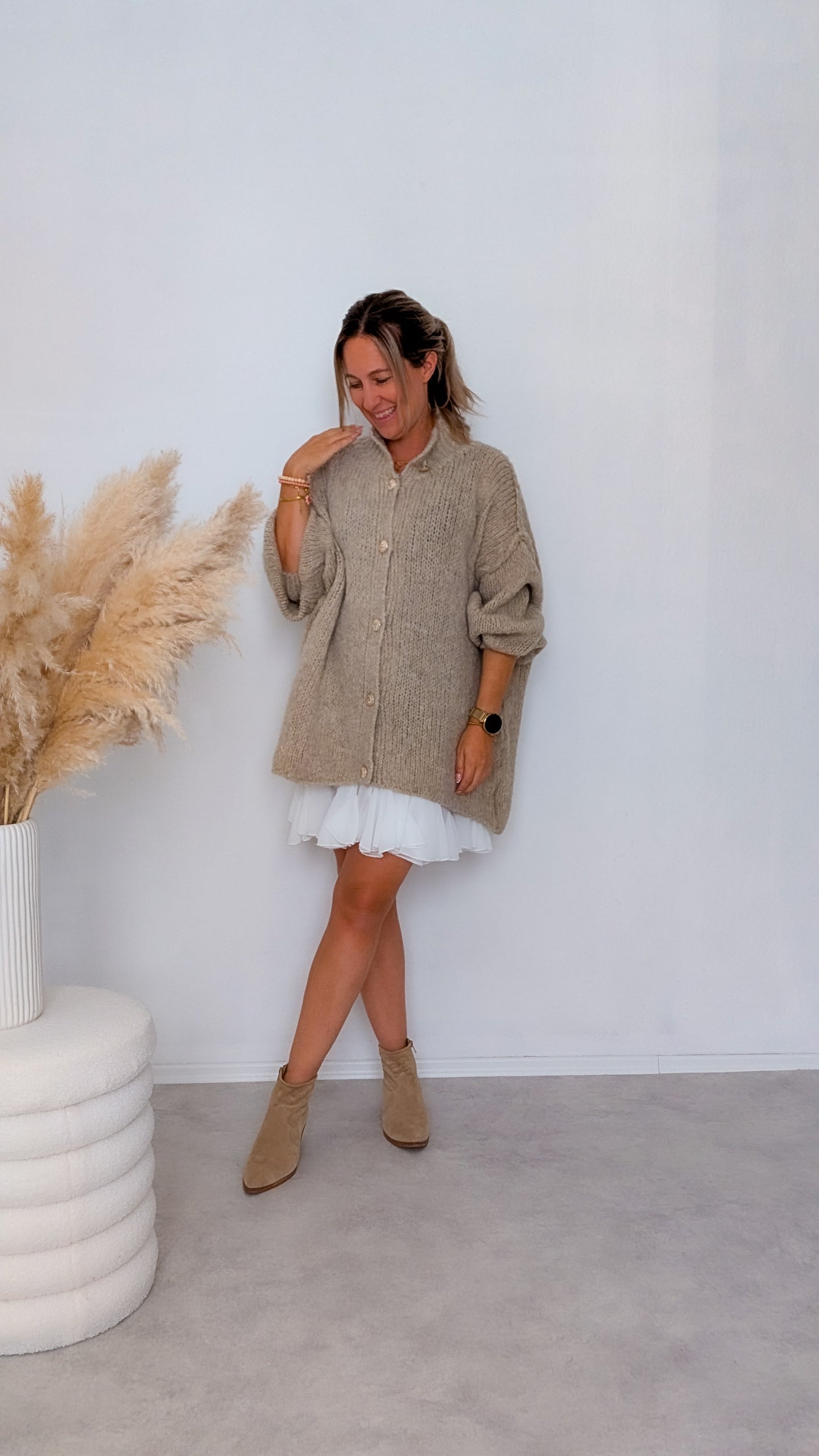 Cardigan beige goldene Knöpfe