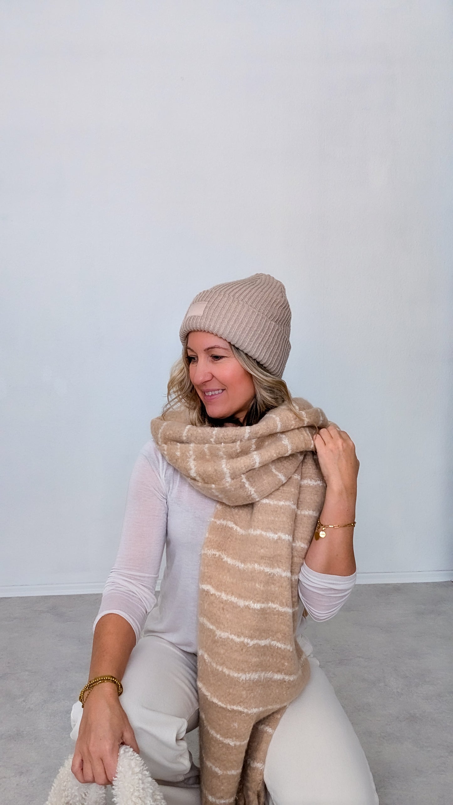 Schal beige mit Fransen