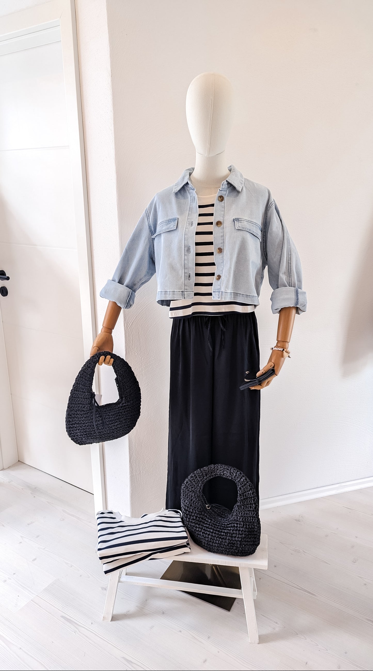 Weite Hose aus Viskose - schwarz