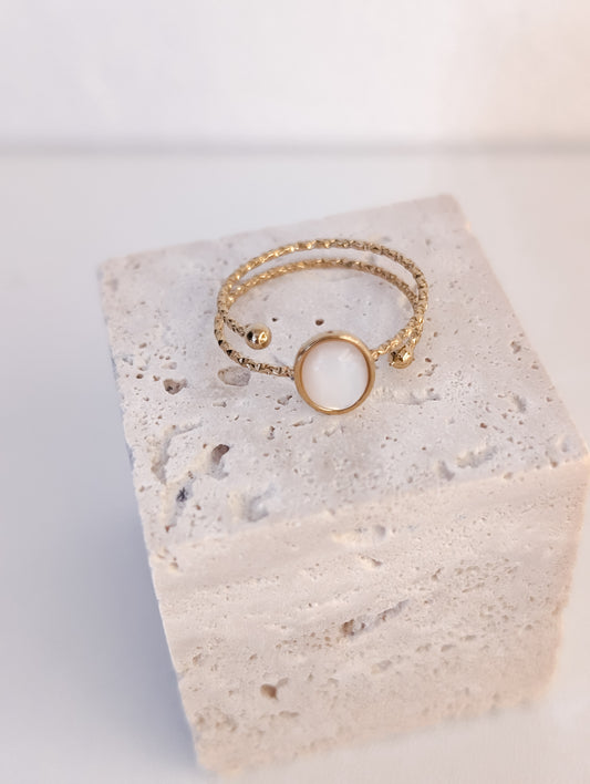 Edelstahlring mit weißem Stein