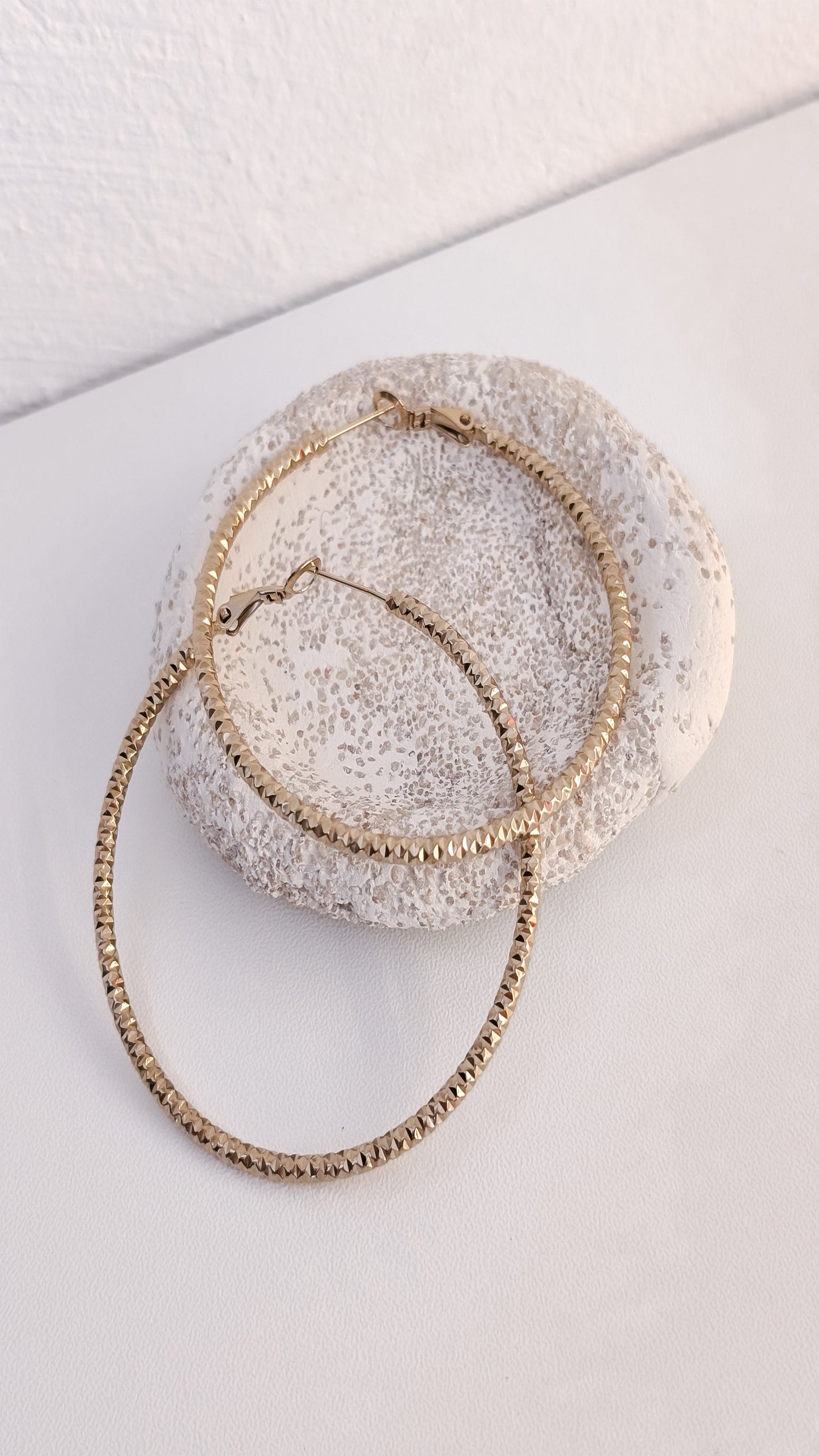 goldene Creolen groß