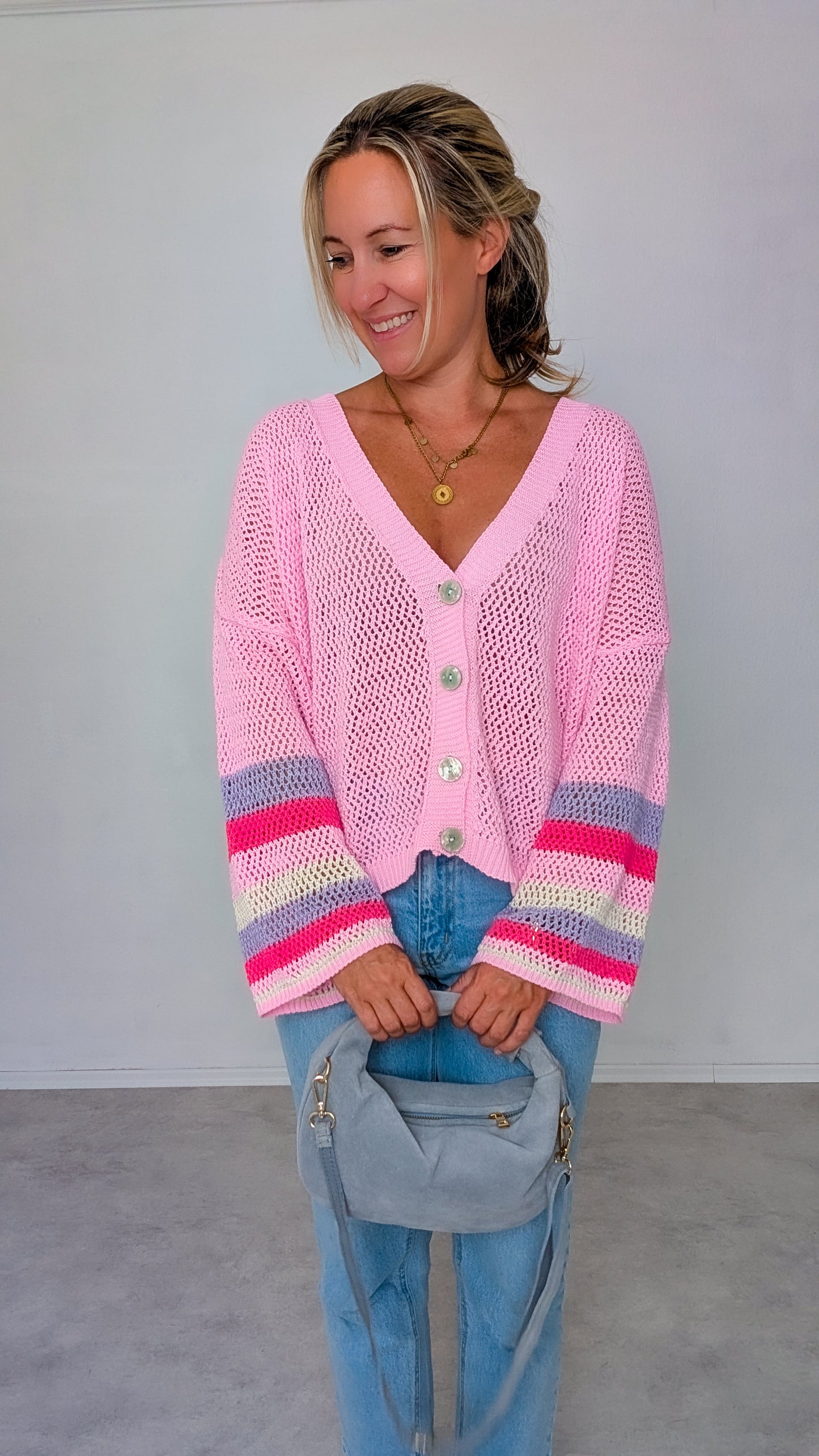 Bunte Strickjacke in rosa