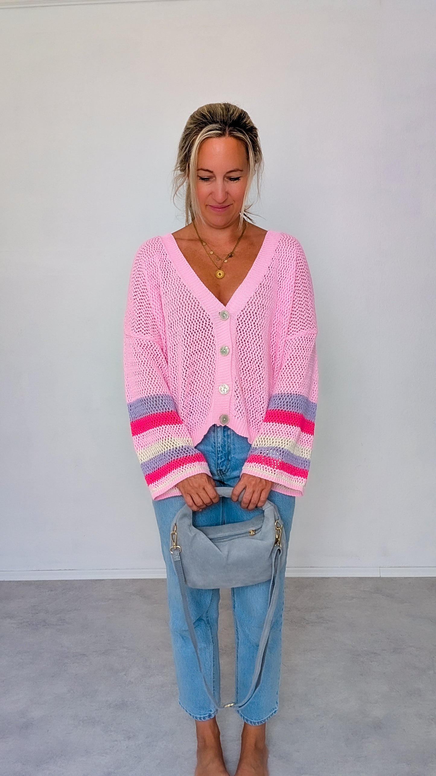 Bunte Strickjacke in rosa