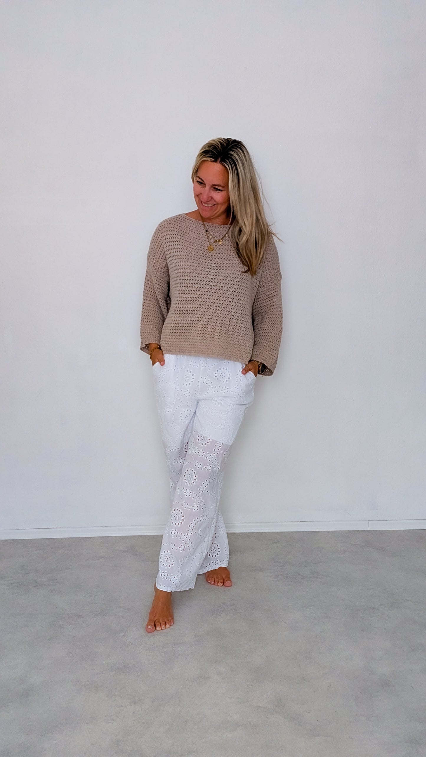 Sommerhose mit Lochstickerei