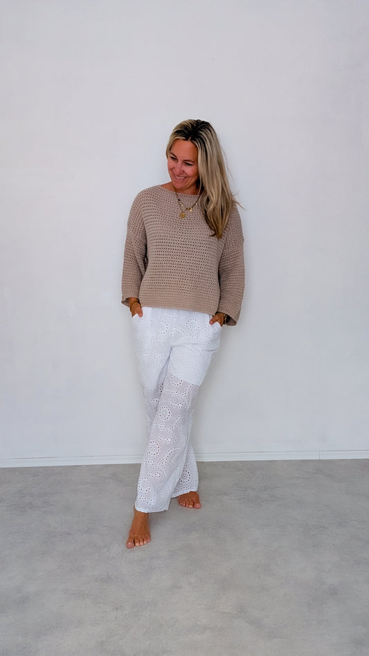 Sommerhose mit Lochstickerei