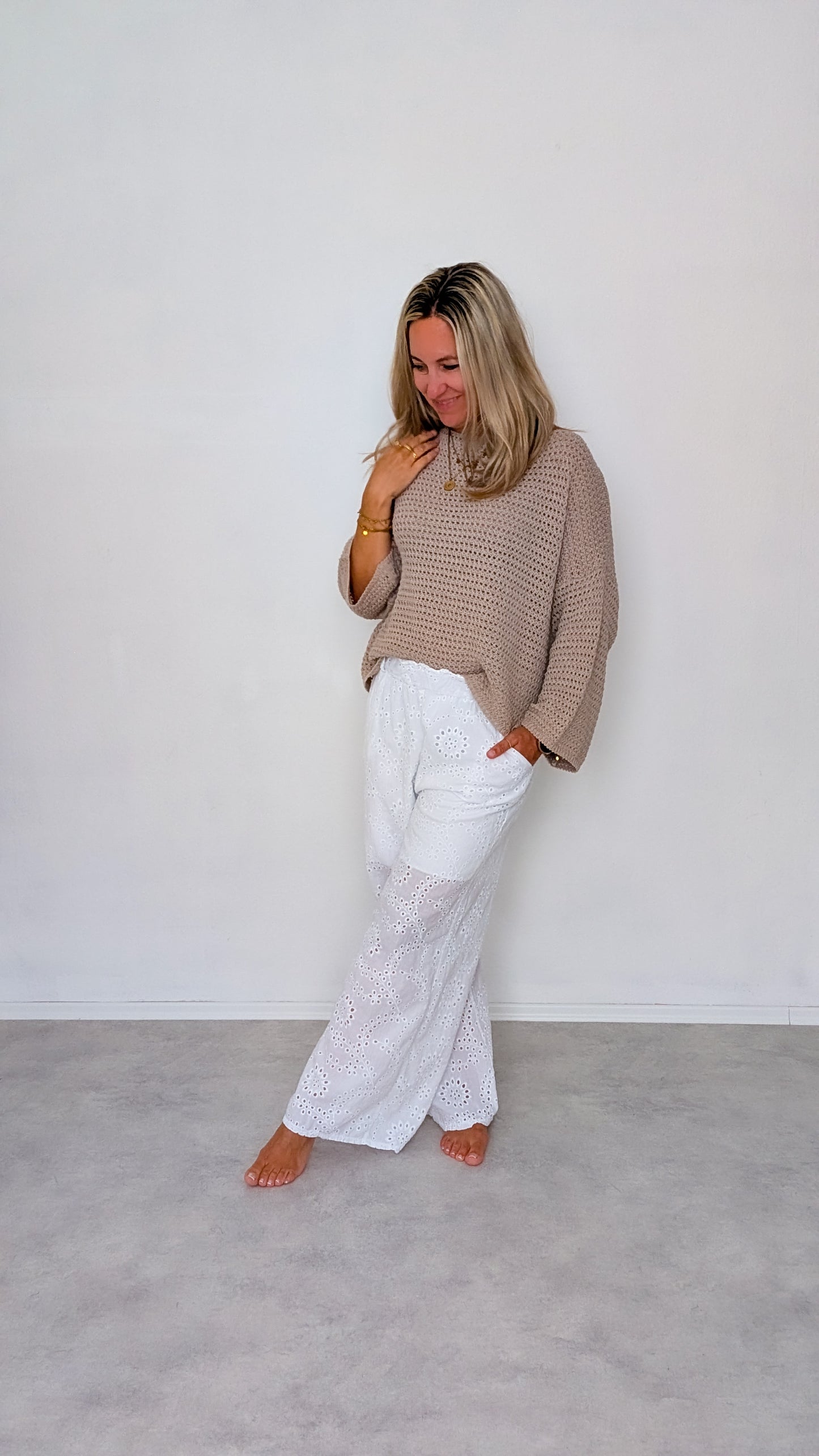 Sommerhose mit Lochstickerei