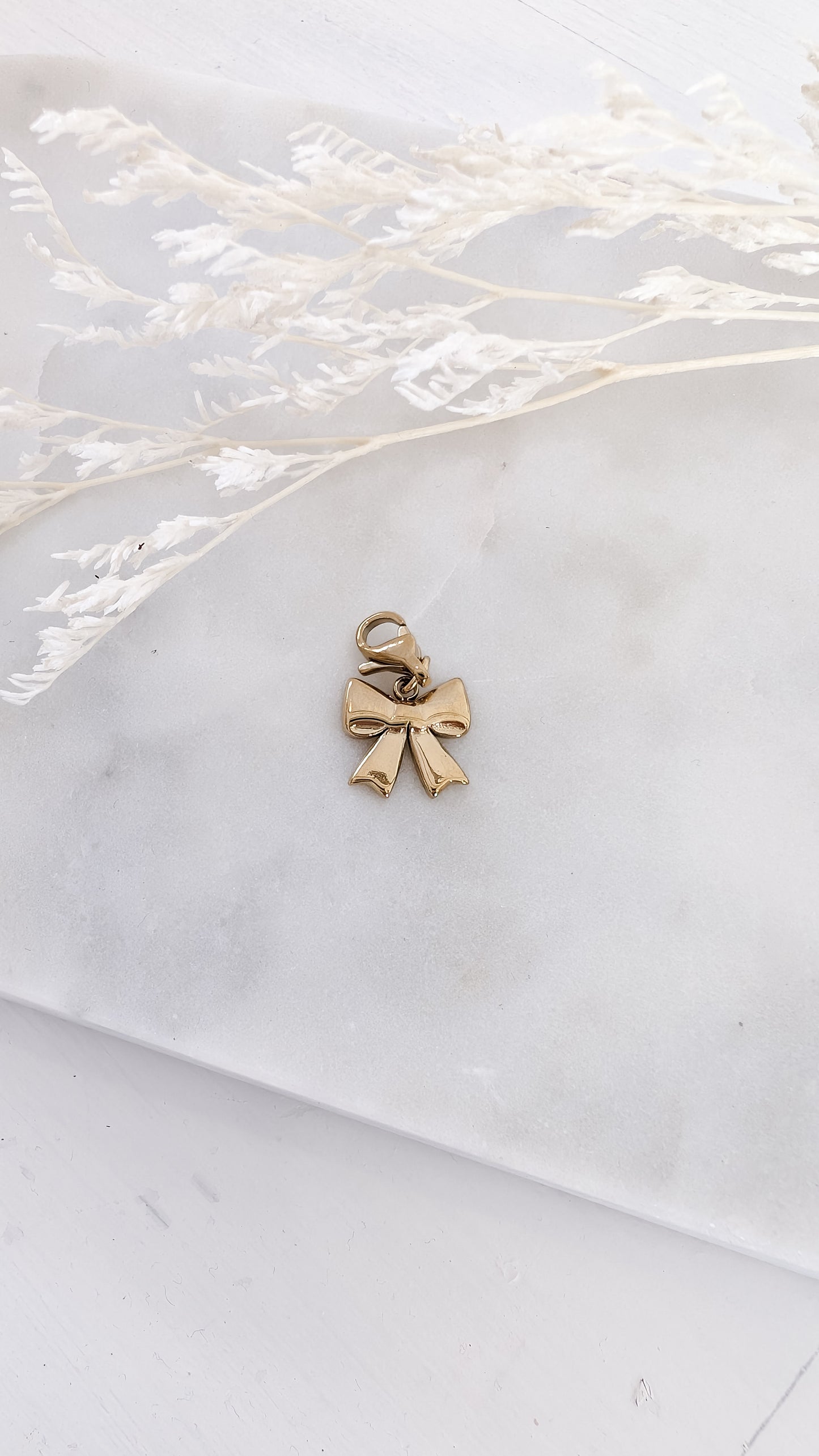 Charm Anhänger Schleife