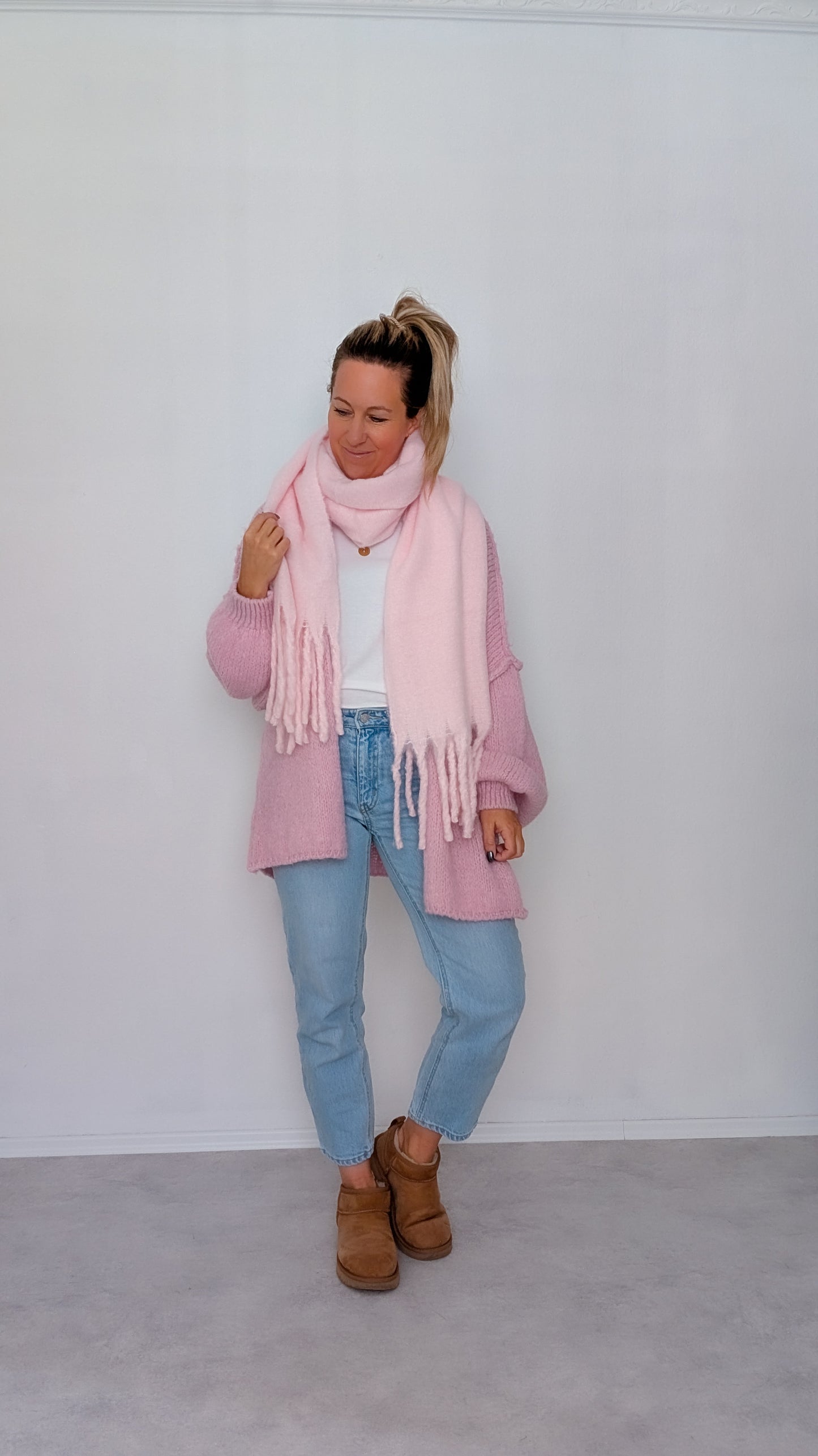 rosa Schal mit Fransen