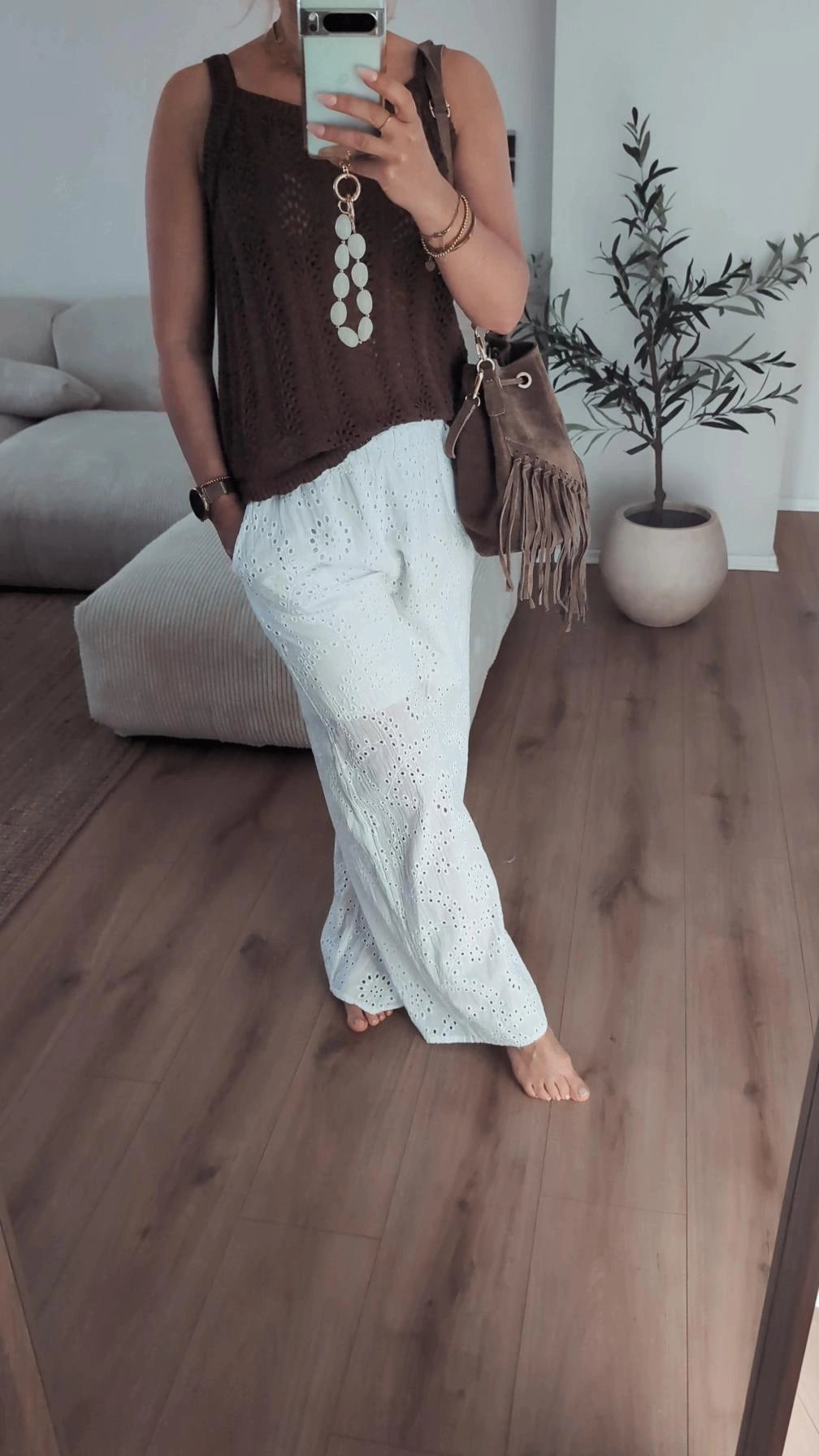 Sommerhose mit Lochstickerei