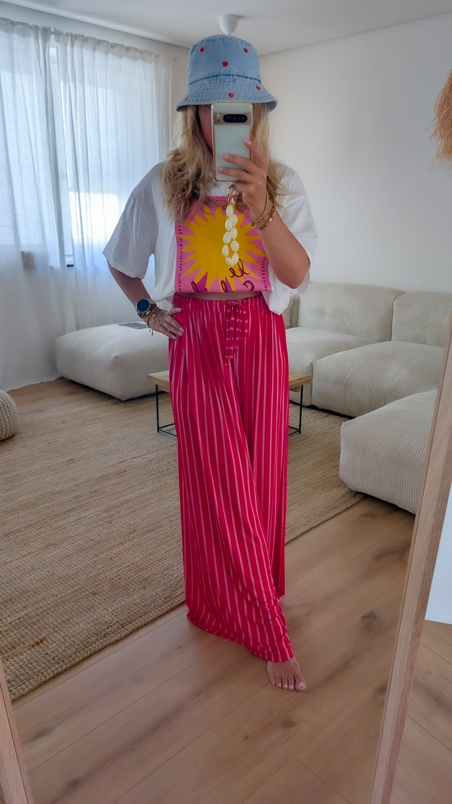 Hose rot rosa gestreift