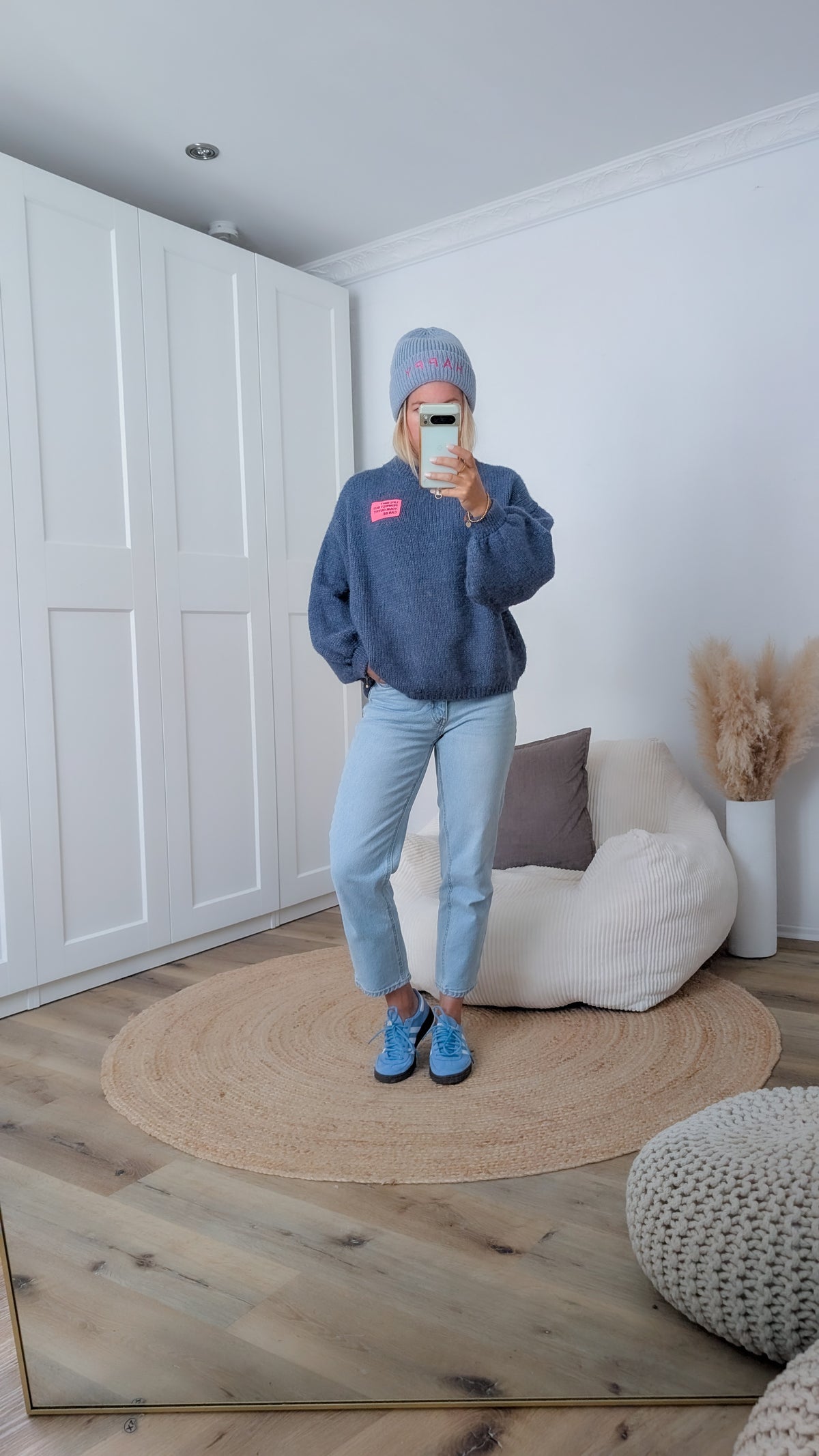 Pulli blau pinkes Label