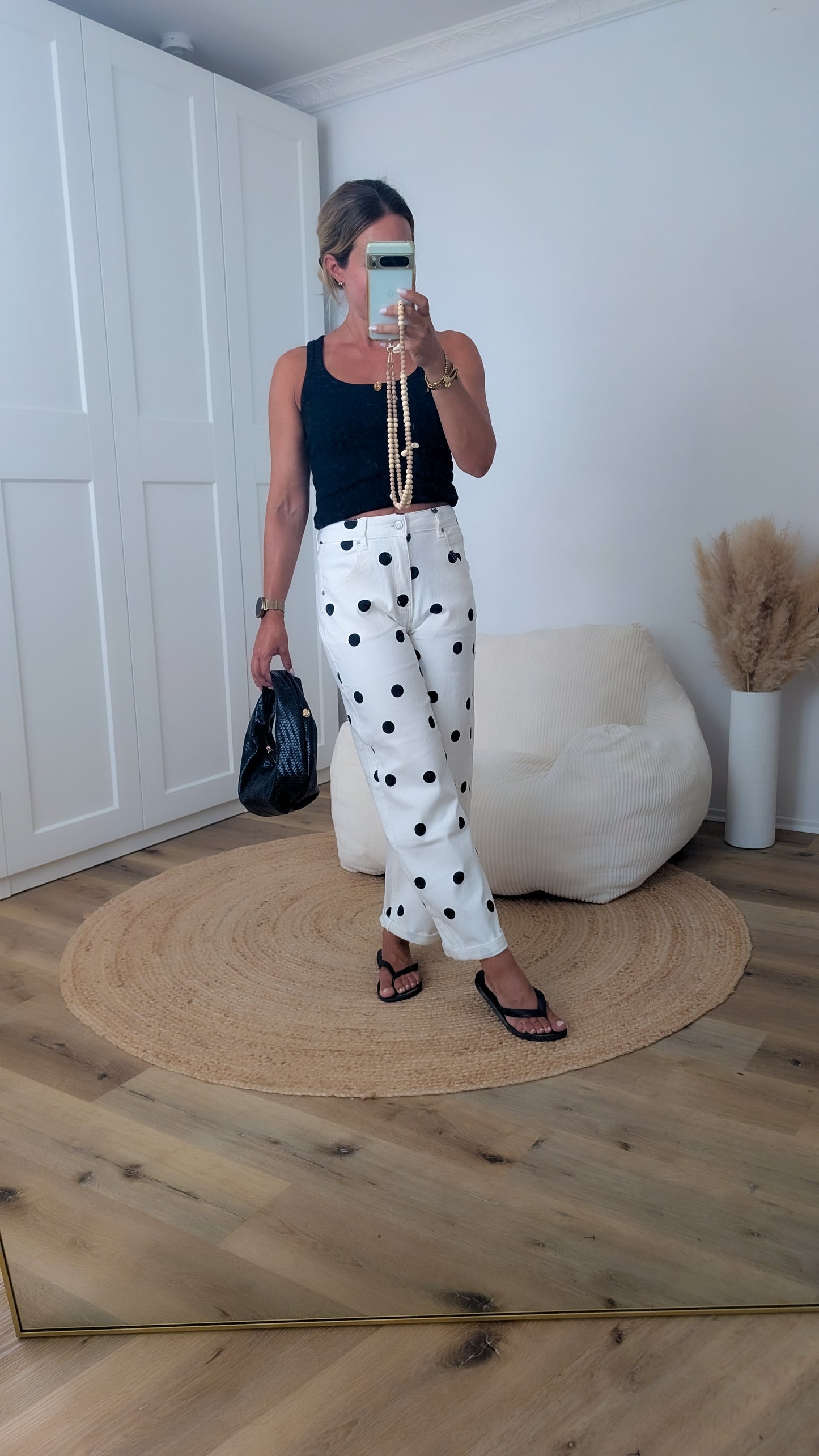 Balloon Jeans schwarze Punkte