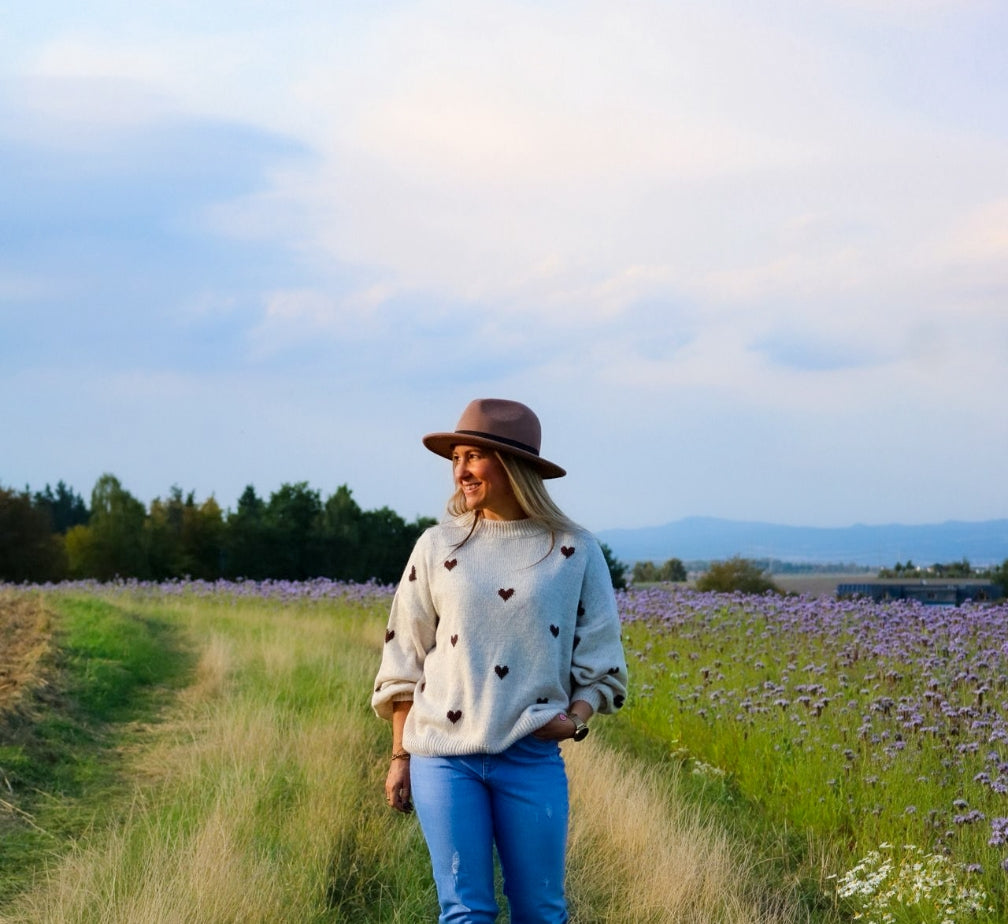 Pullover braune Herzen