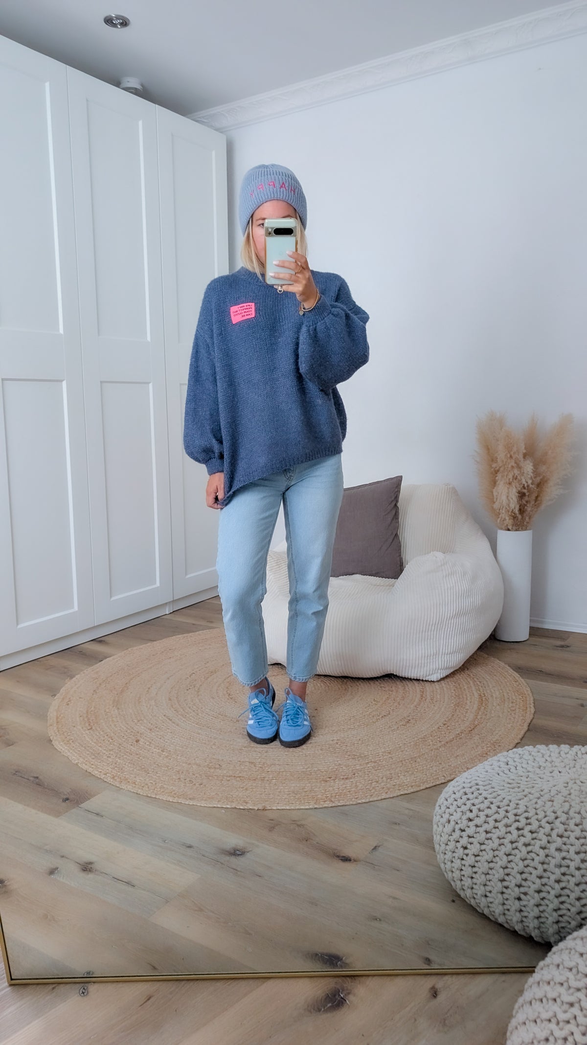 Pulli blau pinkes Label