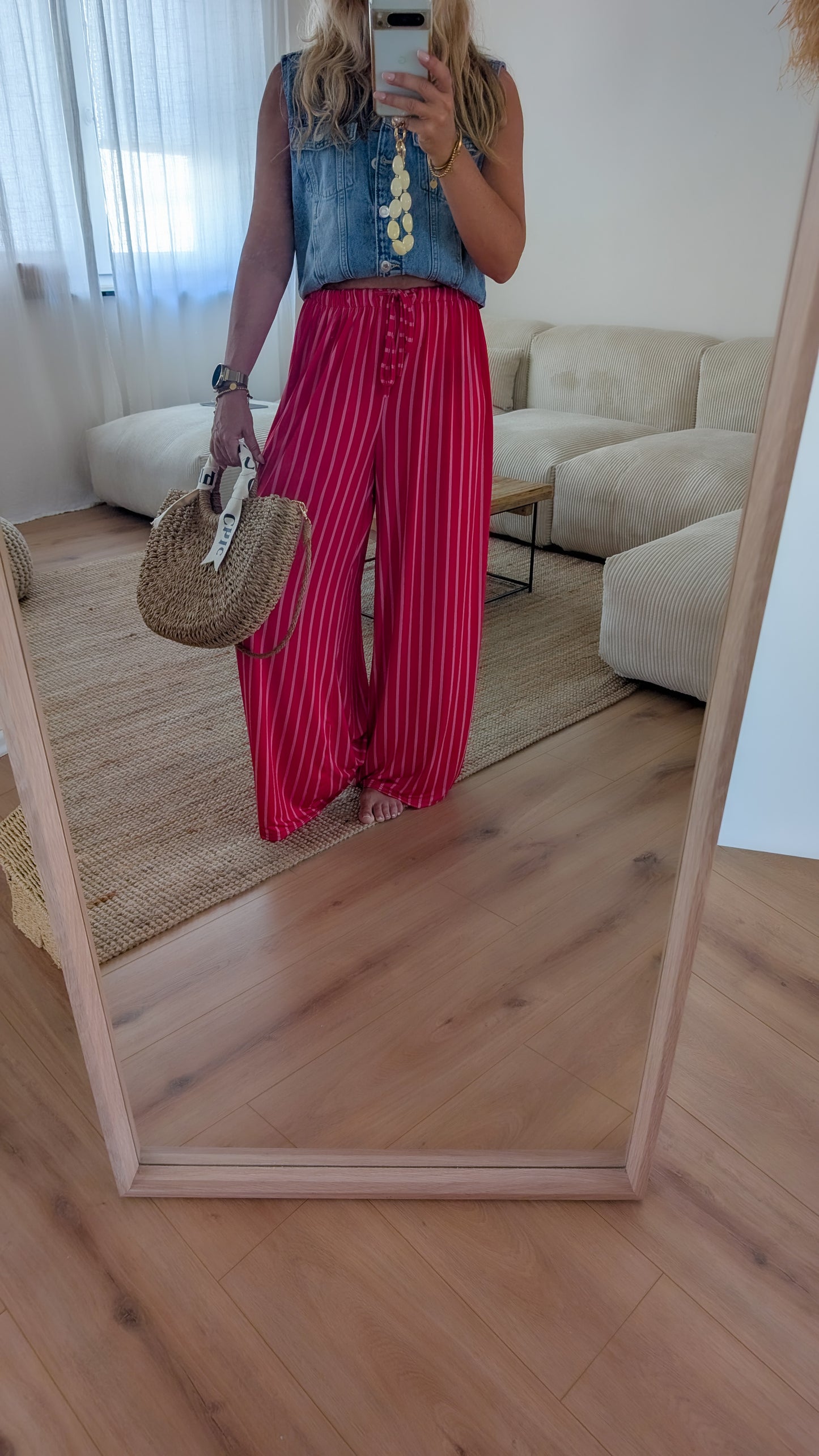 Hose rot rosa gestreift