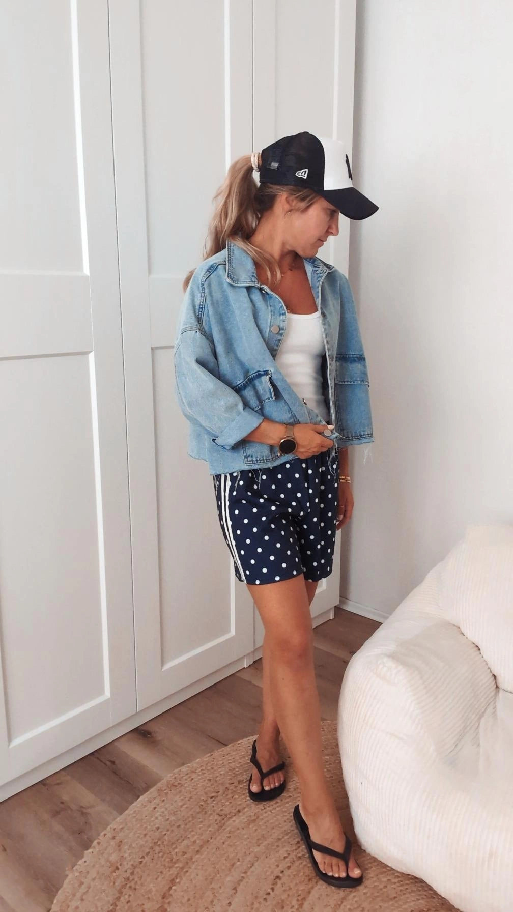 kurze Hose blau mit Punkten