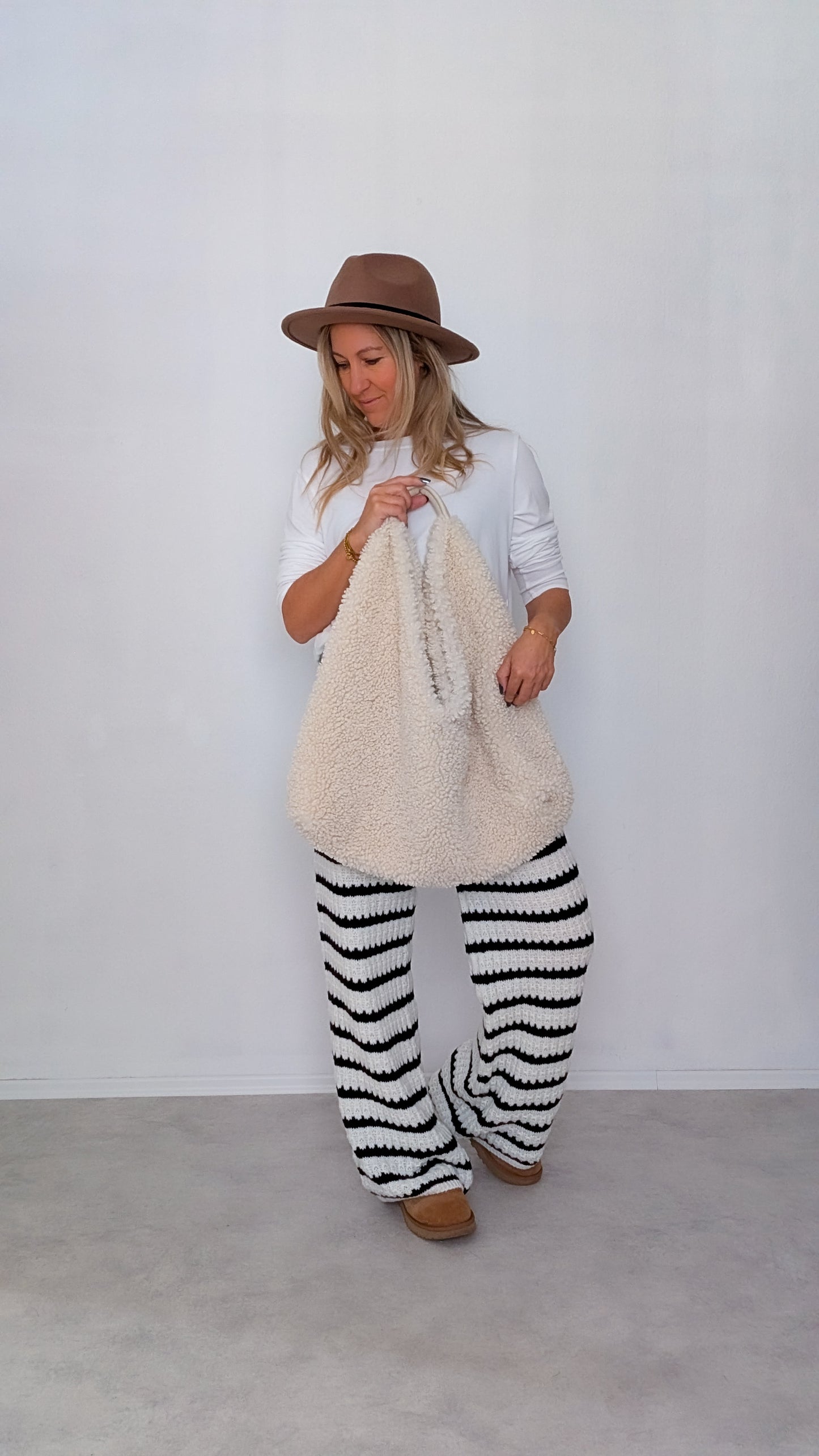 Wollhose schwarz/weiß gestreift