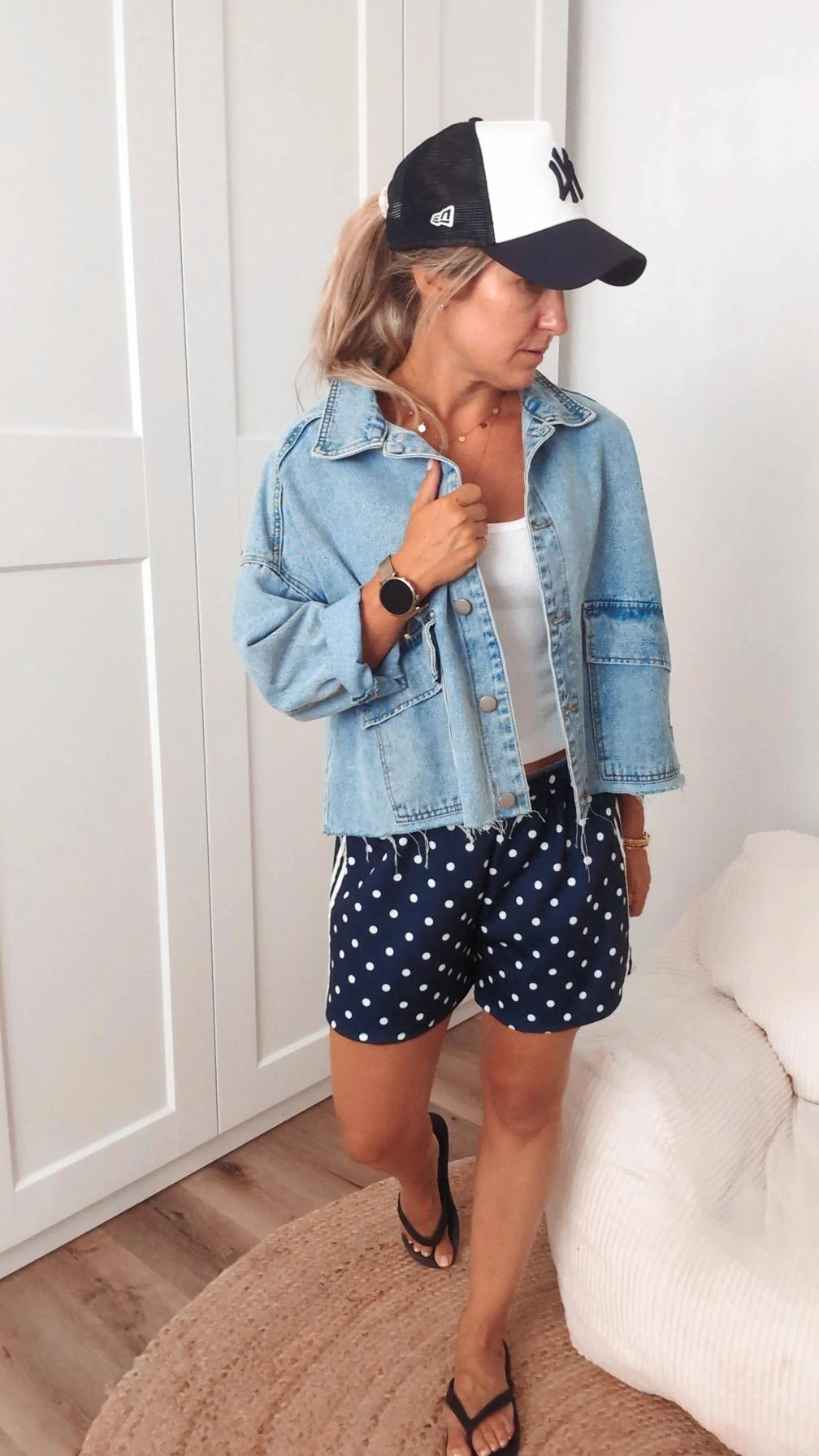 kurze Hose blau mit Punkten