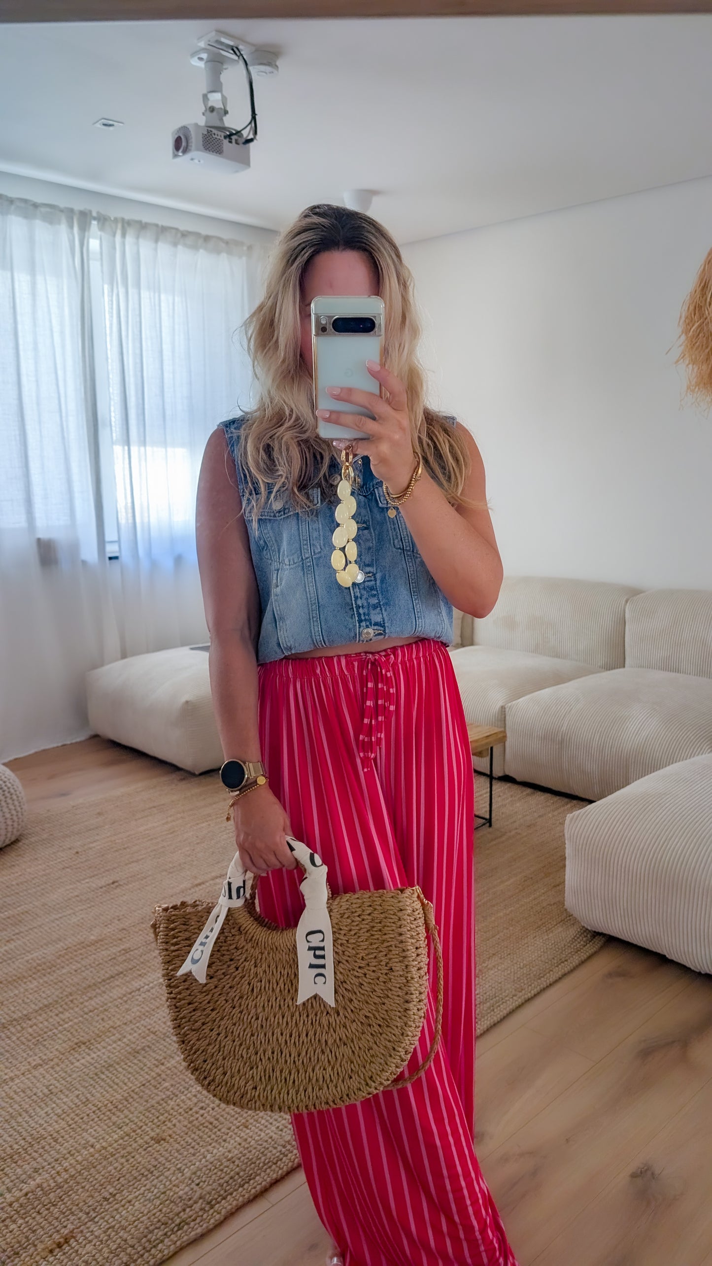 Hose rot rosa gestreift