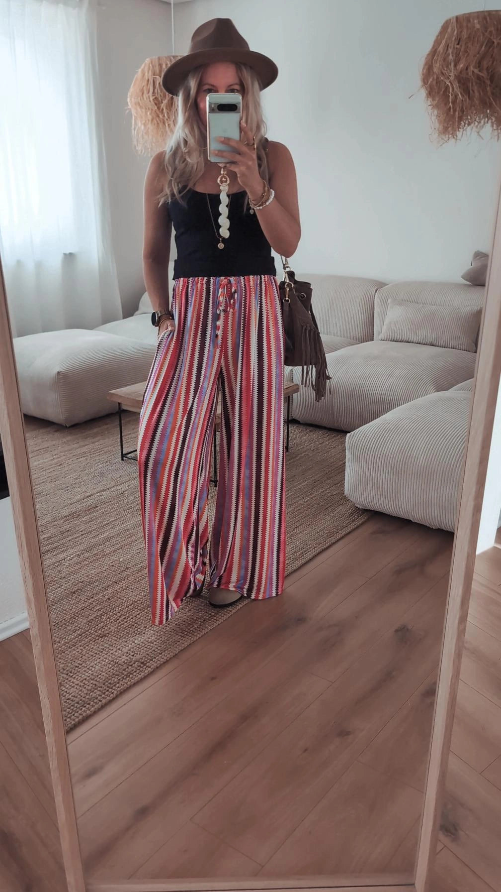 Hose bunt gestreift