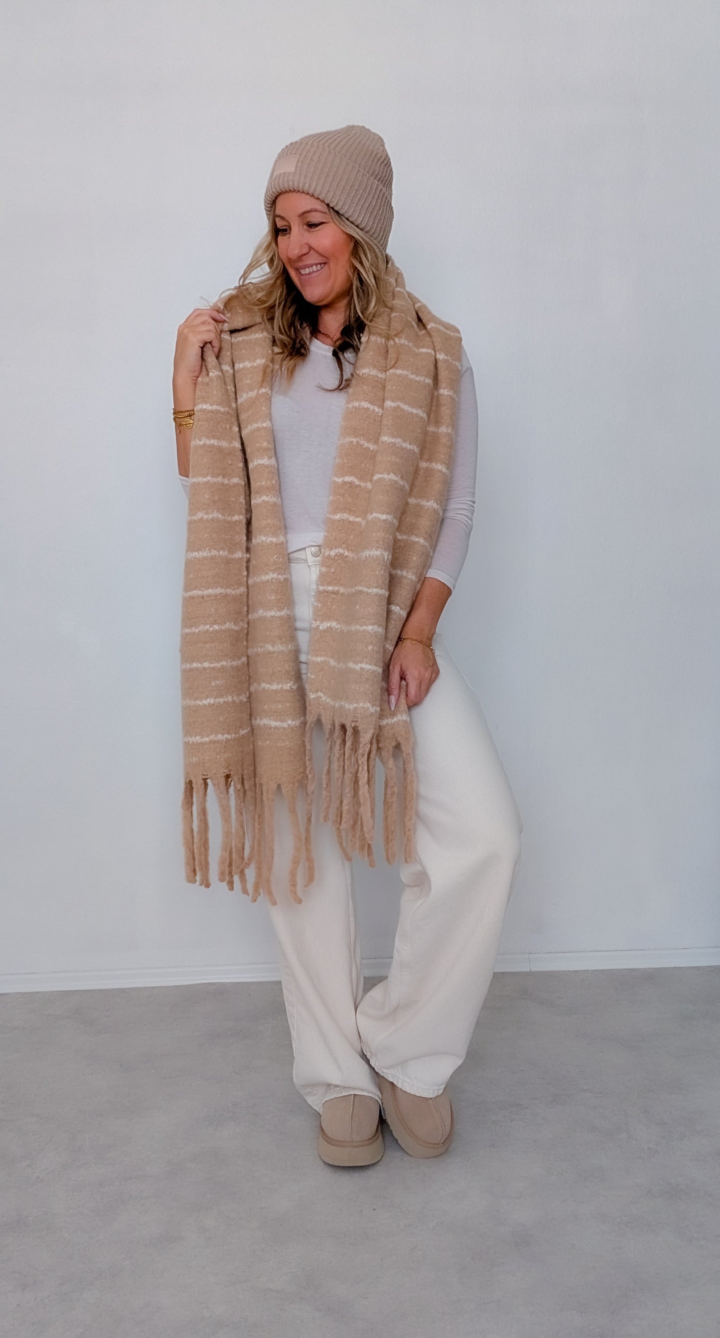 Schal beige mit Fransen
