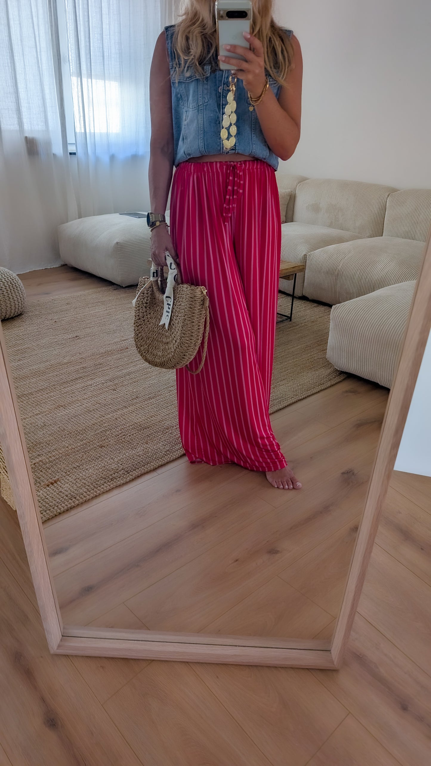 Hose rot rosa gestreift