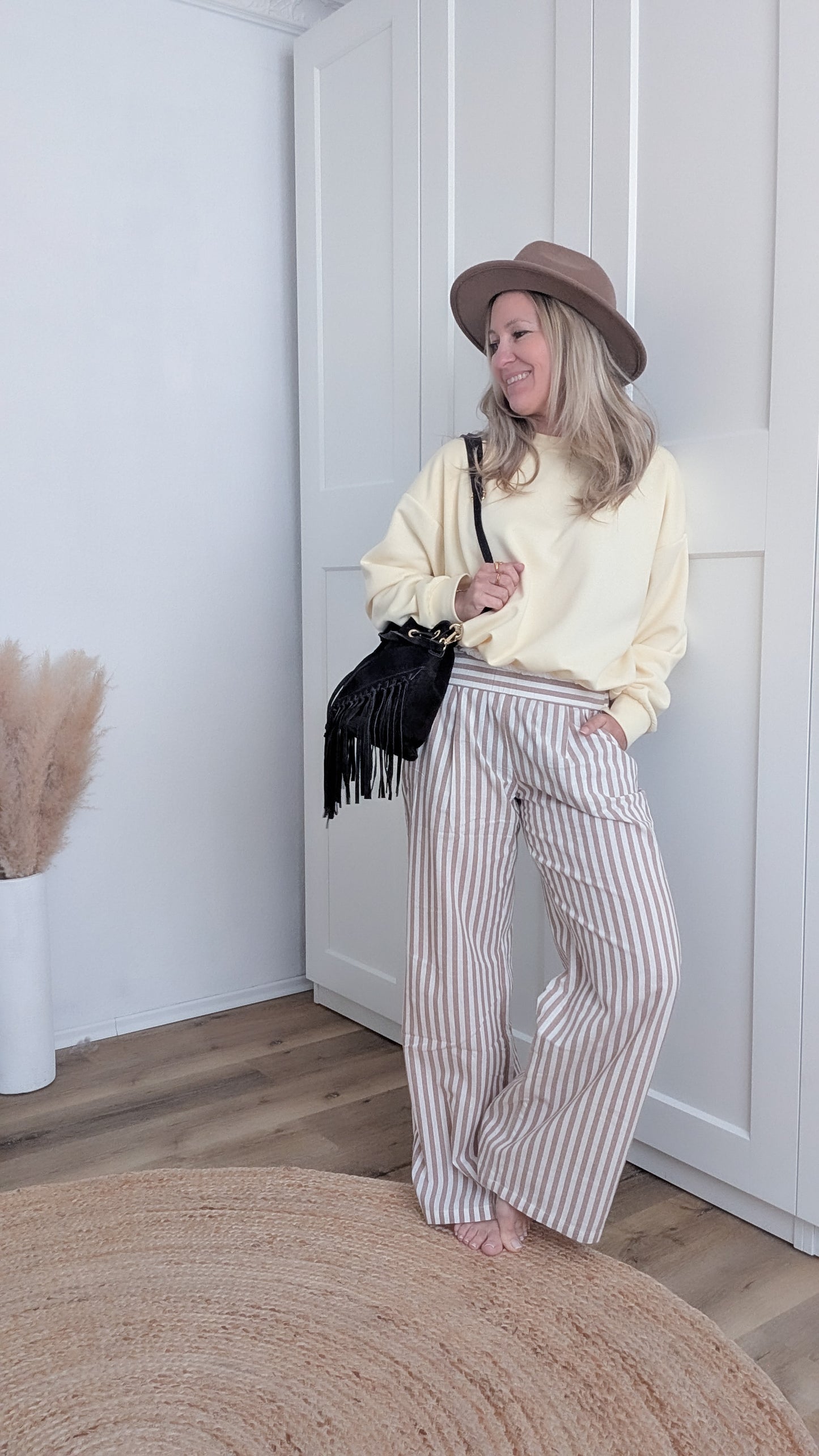 Hose beige gestreift