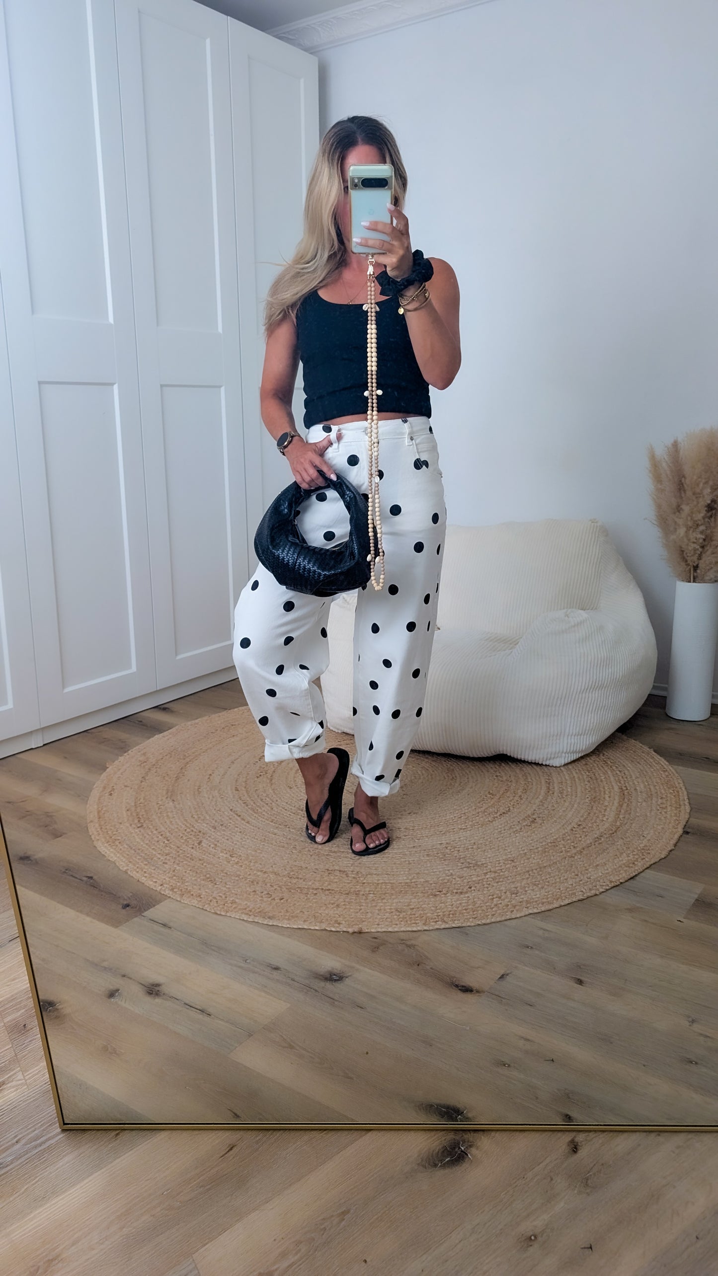 Balloon Jeans schwarze Punkte