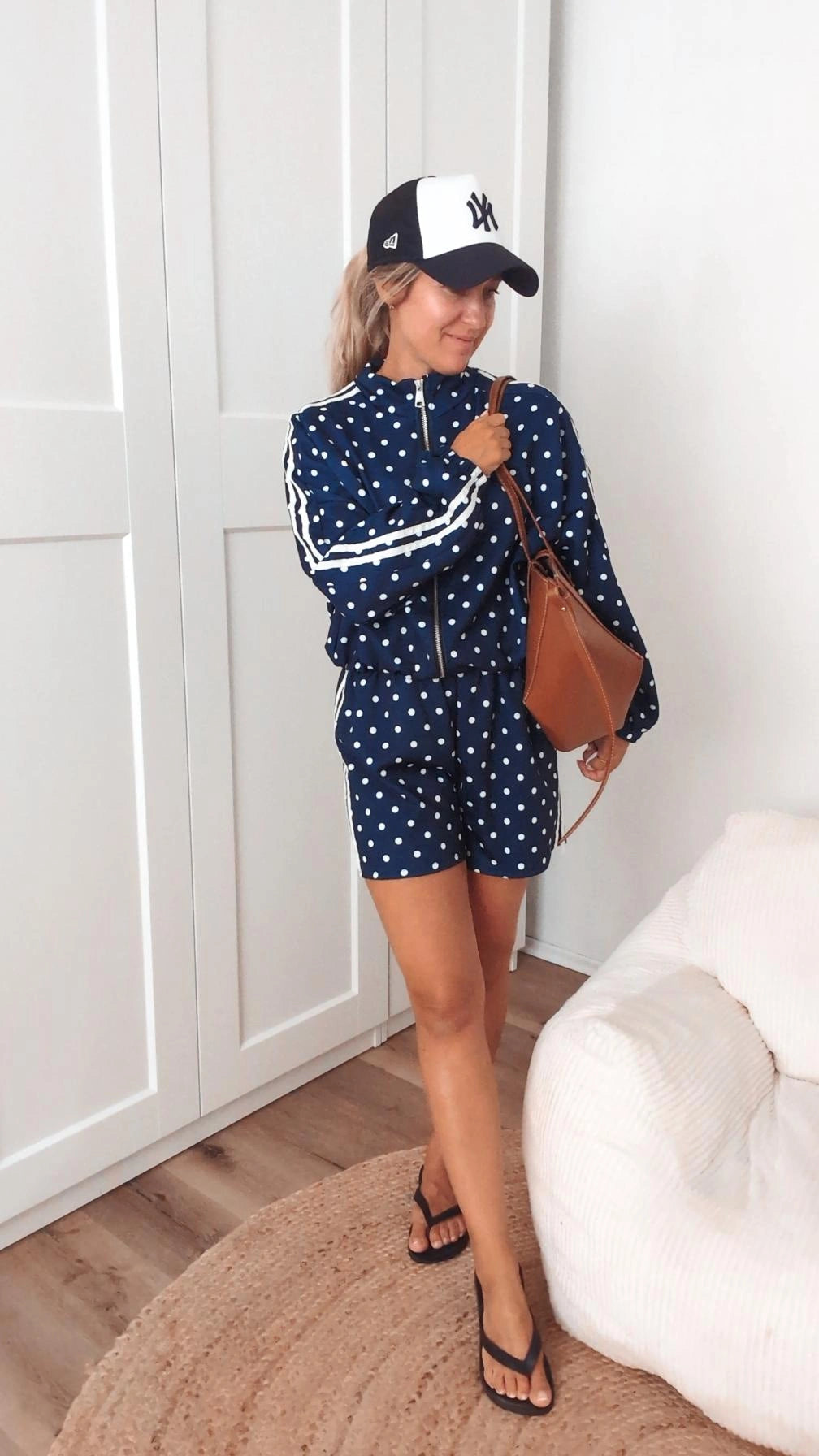 kurze Hose blau mit Punkten