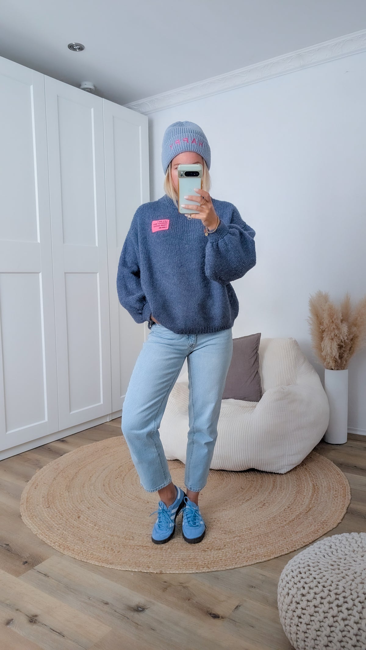 Pulli blau pinkes Label