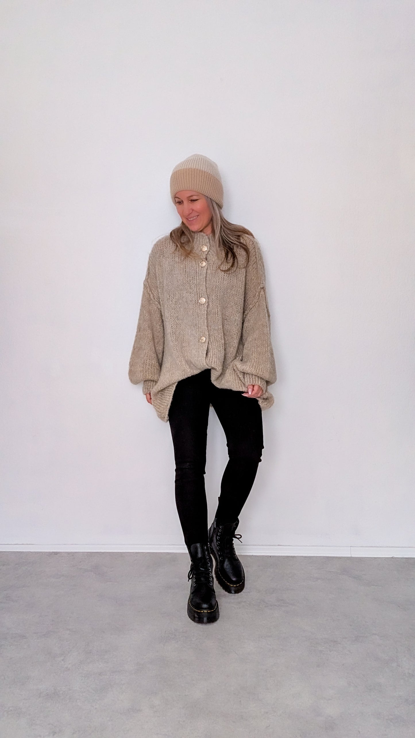 Cardigan beige goldene Knöpfe