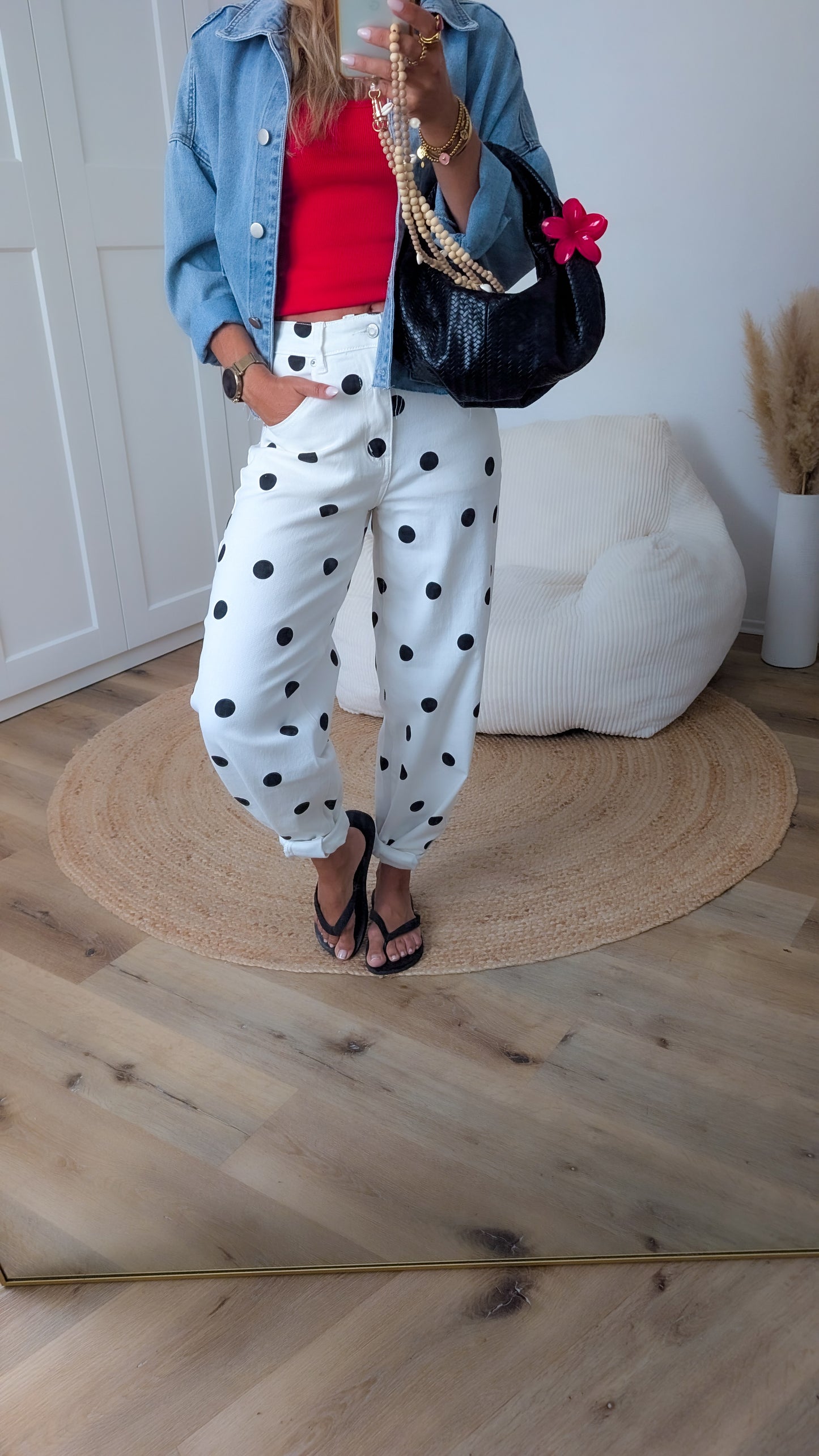 Balloon Jeans schwarze Punkte