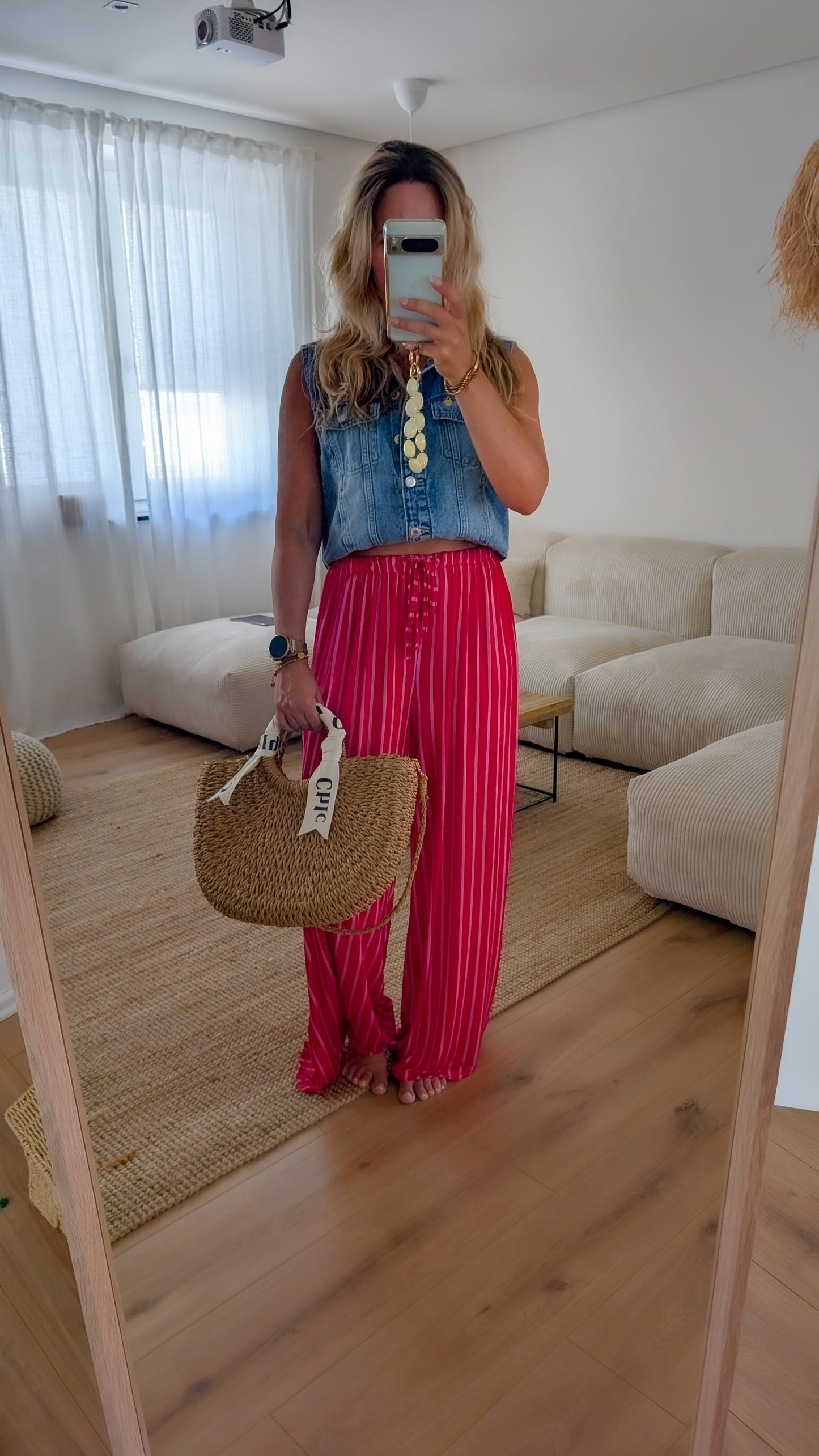 Hose rot rosa gestreift