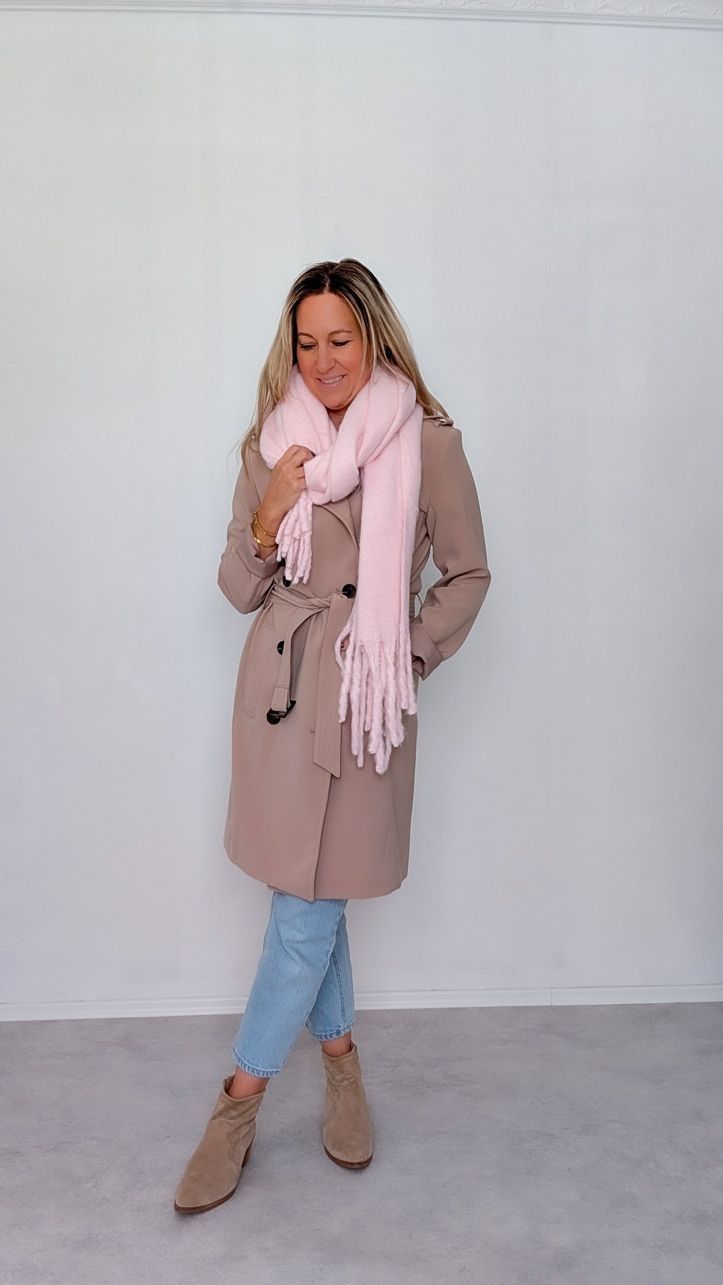rosa Schal mit Fransen