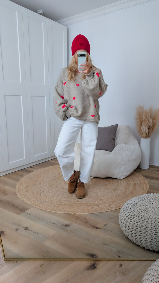 Pullover beige mit roten Herzen